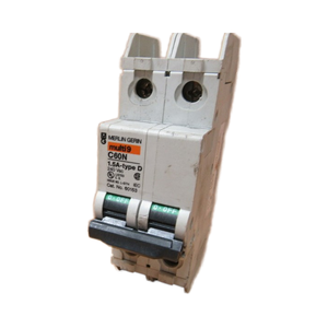 Nuovissimo interruttore 15A quadrato D MG60153 originale per la programmazione PLC e 60153 di controllo industriale - Product Image 1