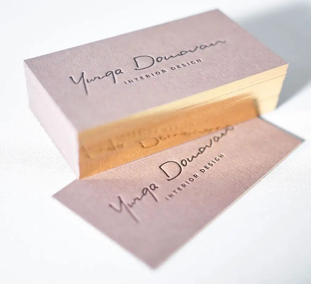 Diseño personalizado de lujo 600gsm algodón papel cartón oro plata hoja elevada crema tarjetas de visita en relieve