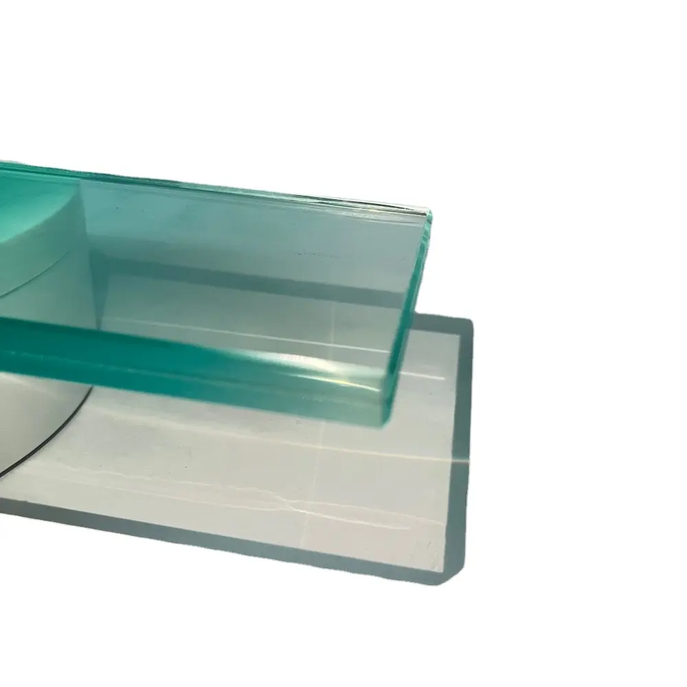 Fabricants de verre sur mesure Double vitrage 4 + 4mm Verre feuilleté d'artiste dégradé translucide coloré pour la décoration