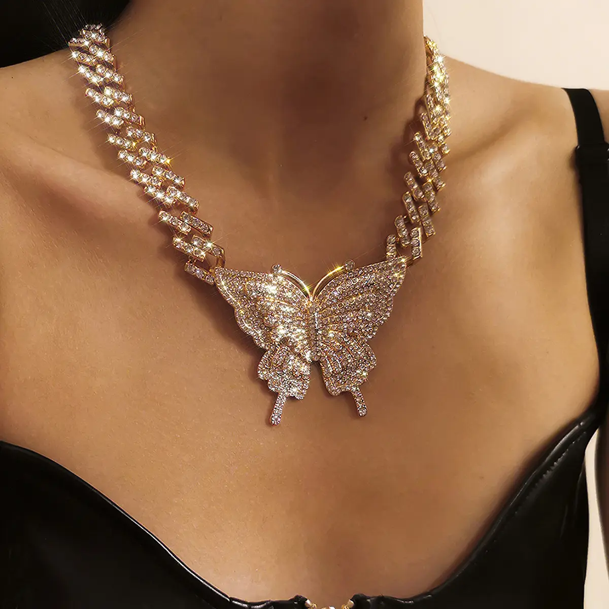 Collar de mariposa de lujo con diamantes de imitación, cadena de eslabones cubanos, cadena de Hip Hop, joyería de moda para niñas, Gargantilla con abalorio