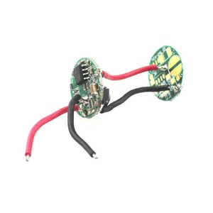 17 мм x 8 мм 2,9 V-8,4 V 1050mA 3-режимный Светодиодный драйвер для светодиодного фонарика