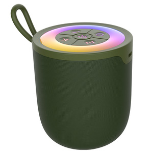 Outdoor RGB Wireless impermeabile portatile casa potente basso personalizzato carillon Subwoofer OEM campeggio Stereo suono altoparlante Bluetooth