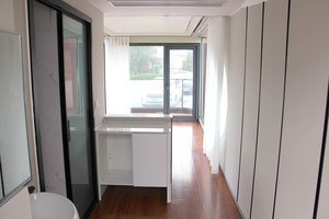 Ekonomik hareketli prefabrik <span class=keywords><strong>2</strong></span> yatak odası için prefabrik kapsül otel 20 40ft kabin konteyner ev toptan