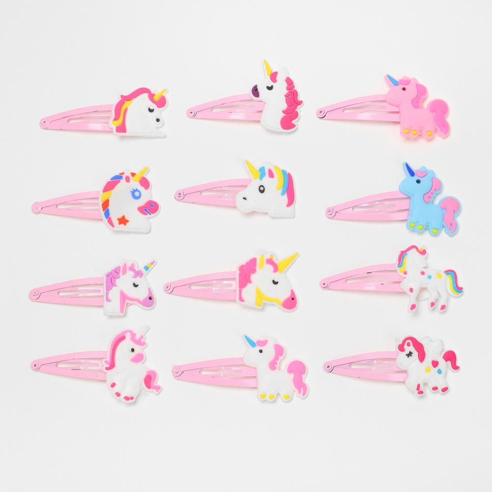 A pack of 12 hairpins