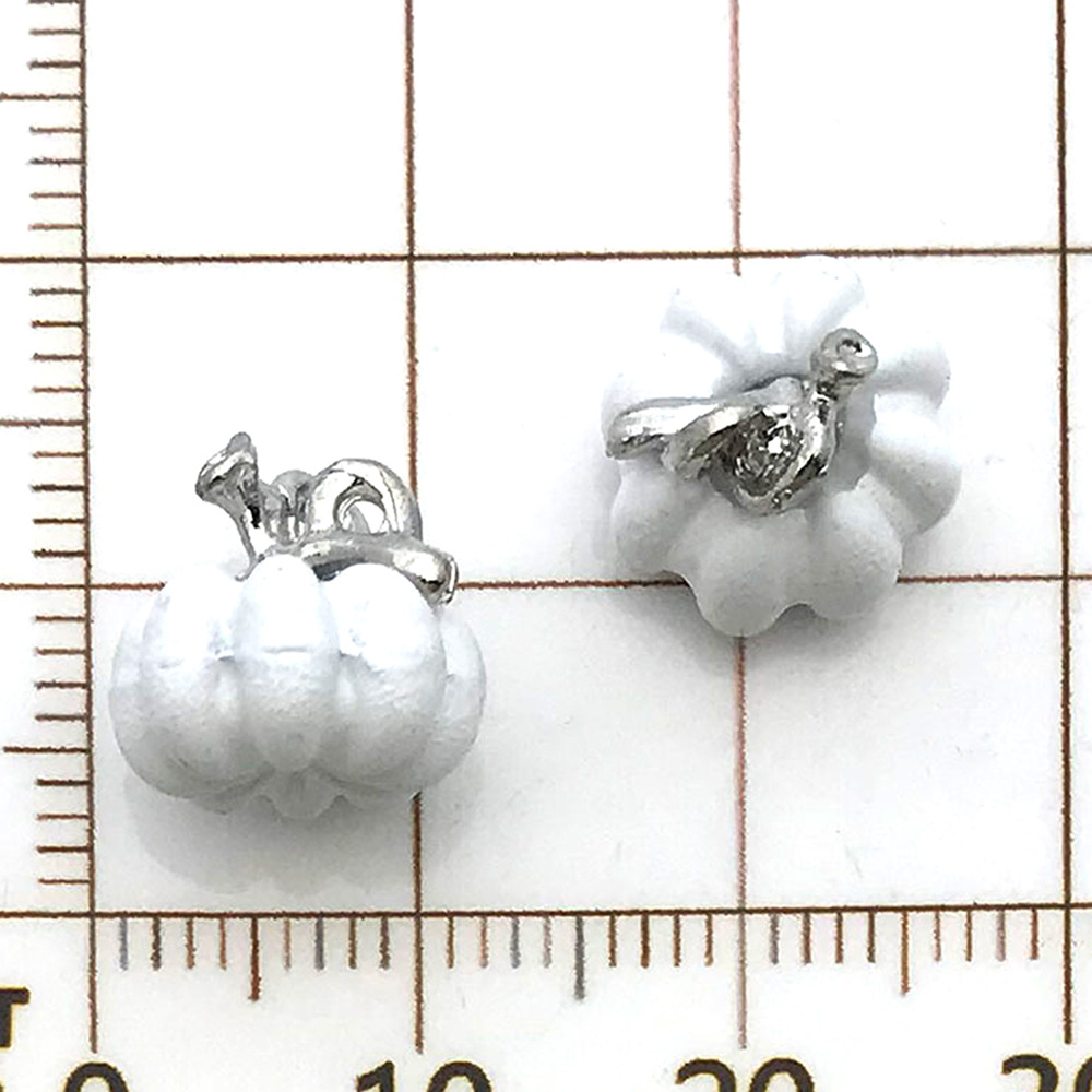 ฟักทอง 3 มิติสีขาวหยด - 2.8g - 11*10mm - 15493
