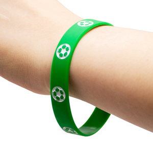 '<strong>Soccer</strong> Pattern' Silicone Wristbands Bracelet - Perfect for Sports Enthusiast Gatherings and Party Favors. - Product Image 5