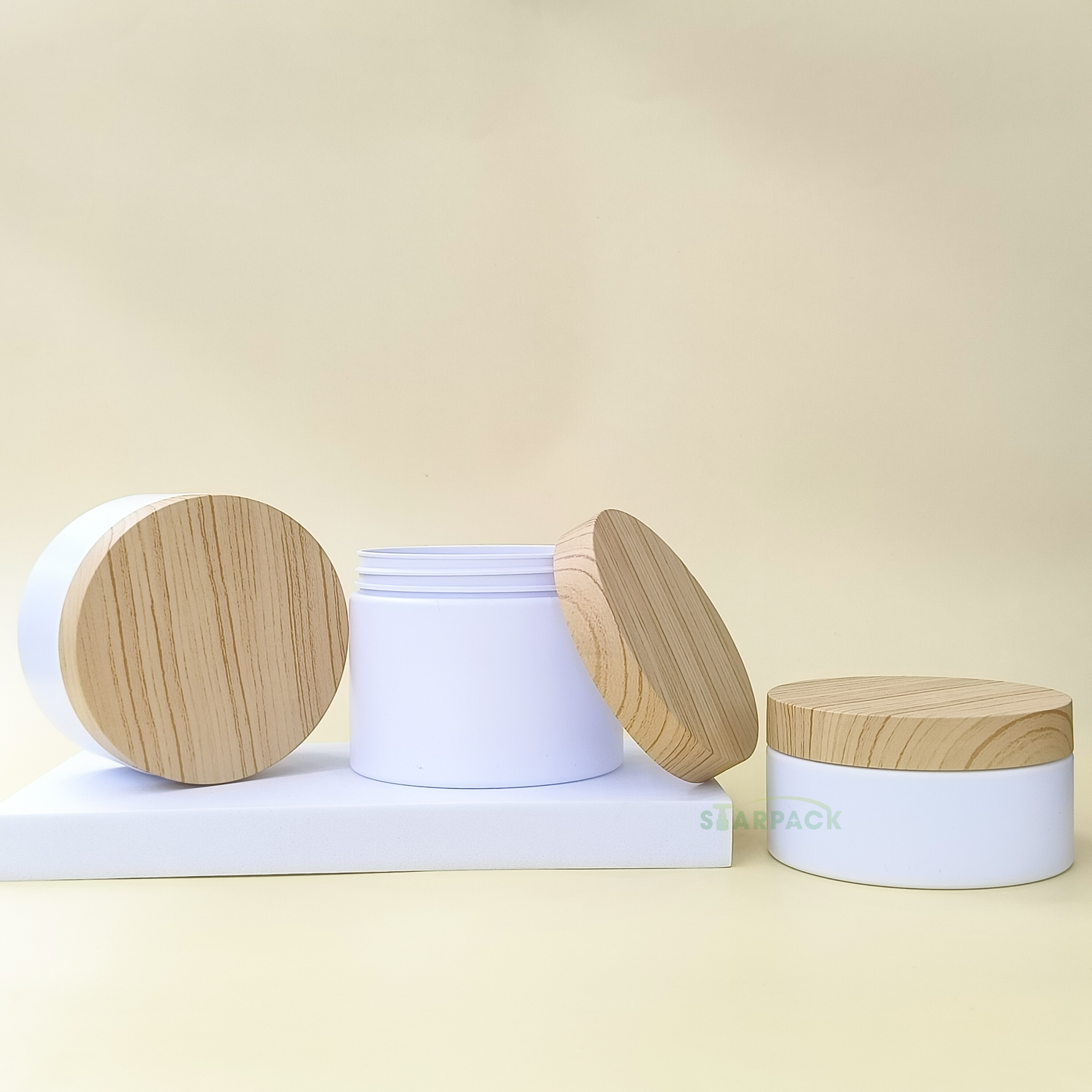 Bianco con coperchio a venature di legno