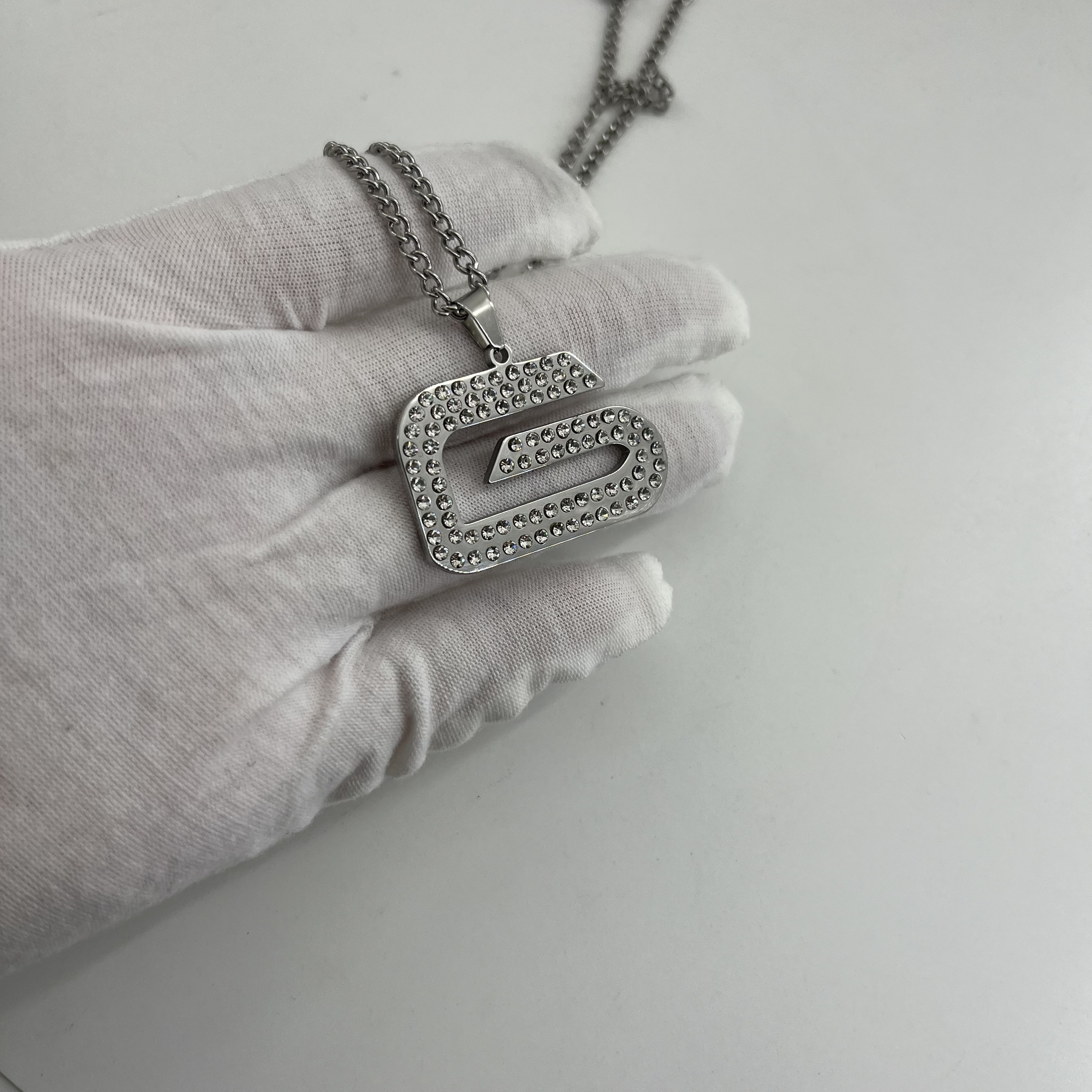 Diamants incrustés