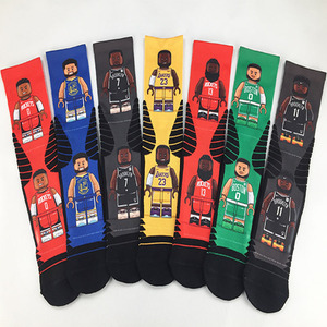 Adedi <span class=keywords><strong>50</strong></span> kabul özel Logo çorap erkekler spor tüp karikatür çılgın karakter spor baskılı süblimasyon basketbol çorap