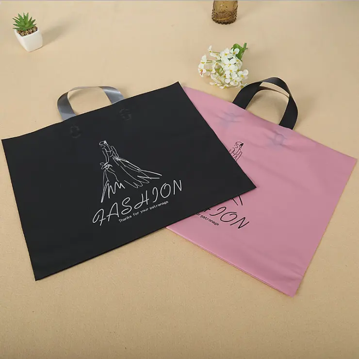 Logotipo personalizado impresso 100% sacos descartáveis da loja da compra saco de plástico com logos