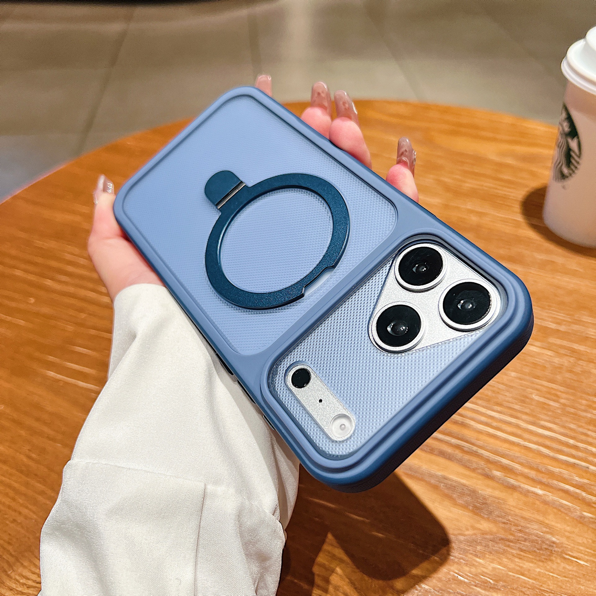 ปุ่ม AI แบบวงกลมสีน้ำเงิน-ฮาร์ดแวร์ ปิดมิดชิด