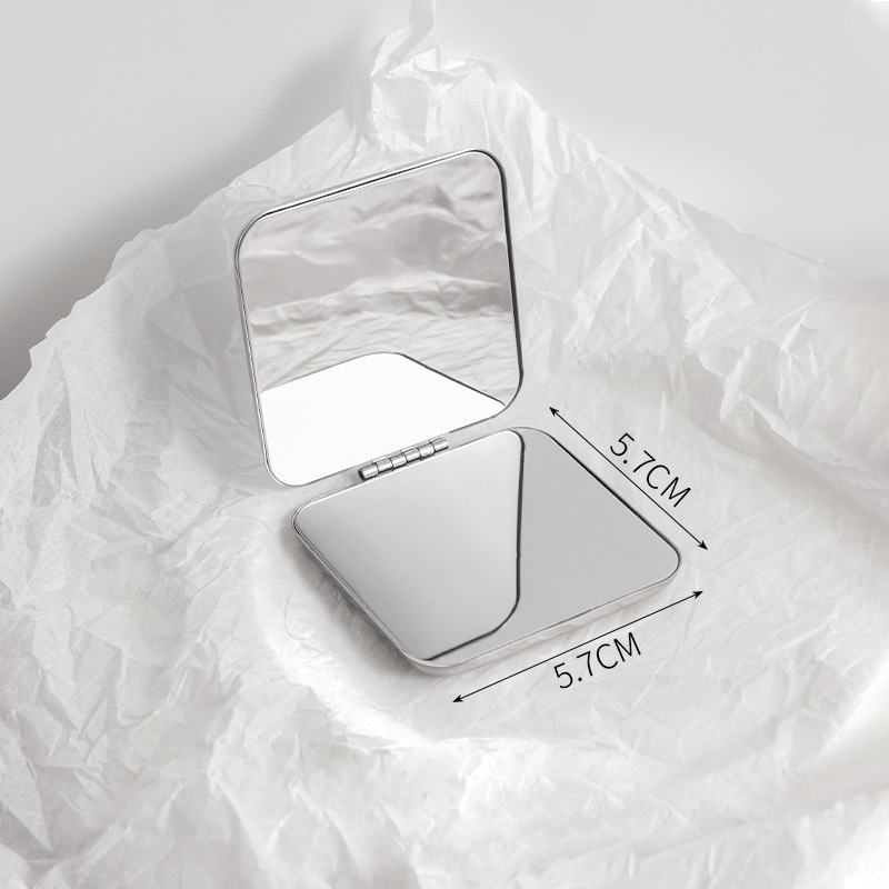 5.7cm square