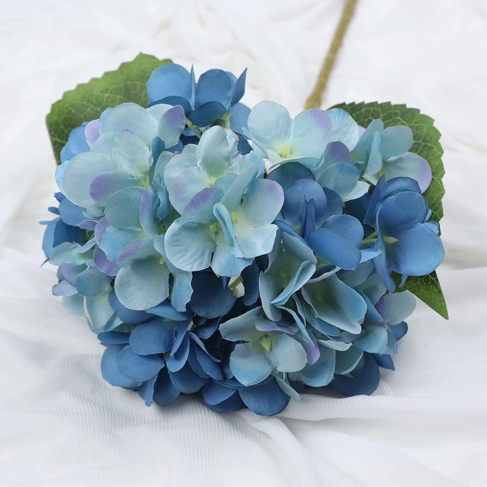 Bleu foncé