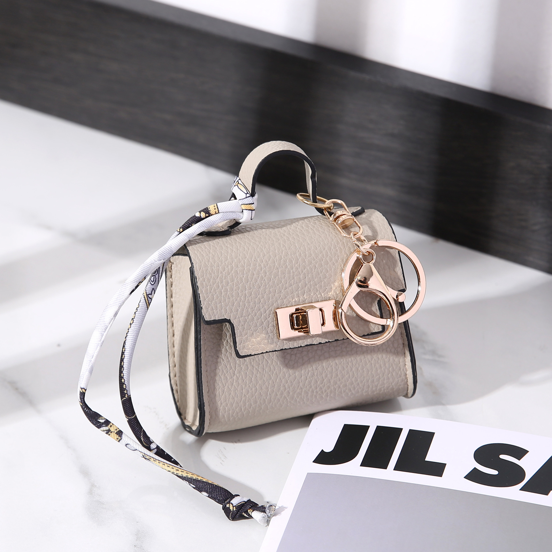 Kelly bag in beige-gray