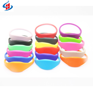 Free Sample 13.56MHz F08 Dual Color NFC Payment Wristband with RFID Communication Interface for Access Control Card - Product Image 2