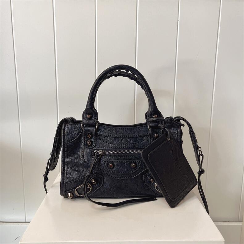petite taille élégant noir