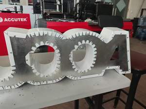ACCUTEK AT5 letras automáticas de alta precisión que forman máquinas CNC para letreros de tienda muescas y doblador de rebordeado - Product Image 5