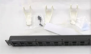 Panel de conexión Modular de 24 puertos AMP 1U para Cat5e Cat6 COMMSCOPE M2000 Panel de conexión de red Marco vacío - Product Image 3