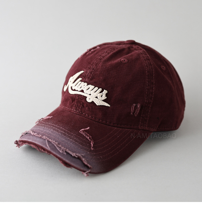 Gorra de béisbol con visera degradada, color rojo vino.