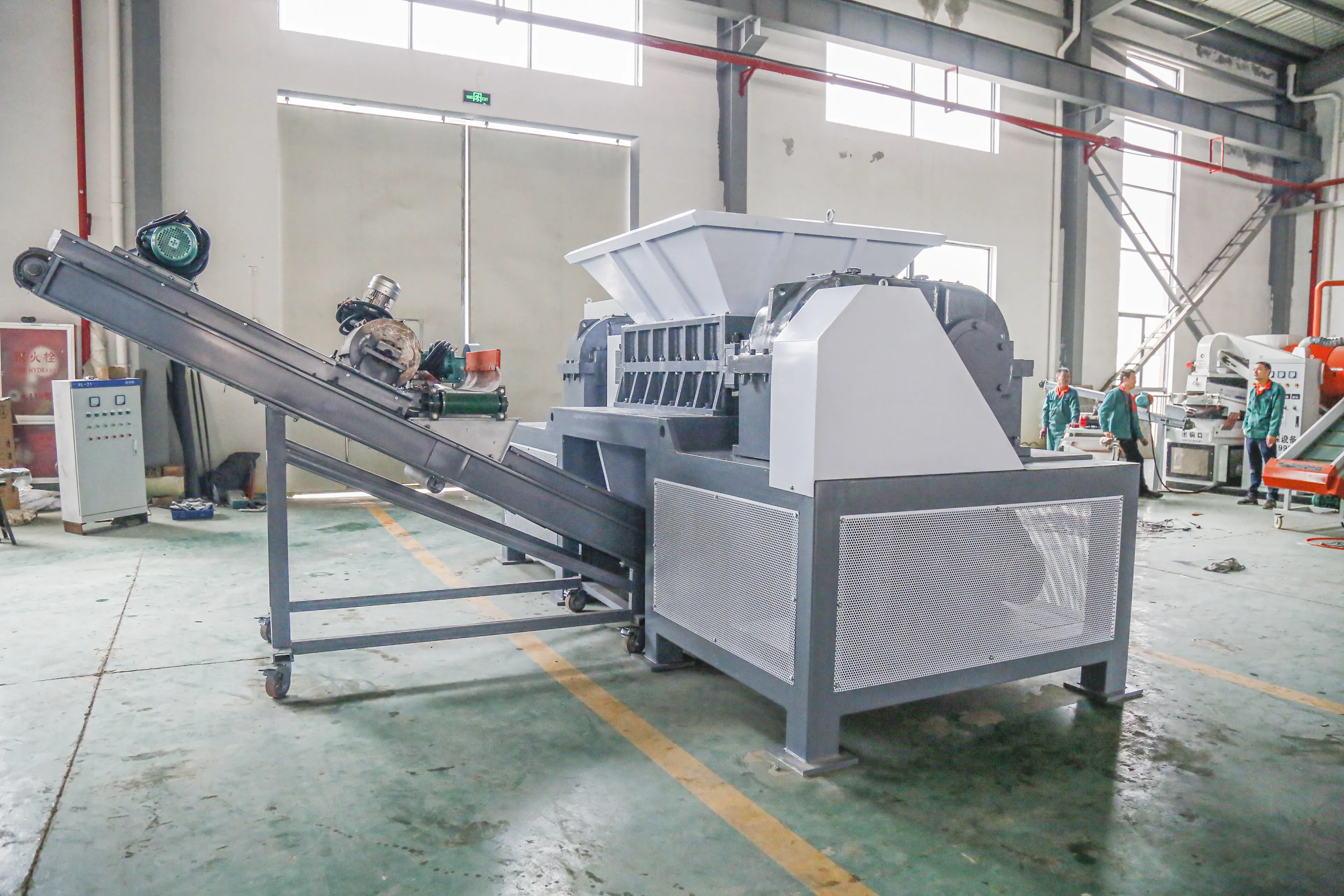 Plastic Shredder Machine Industrial Double Shaft Shredder Copper Granulator Machine recycling machine For Sale