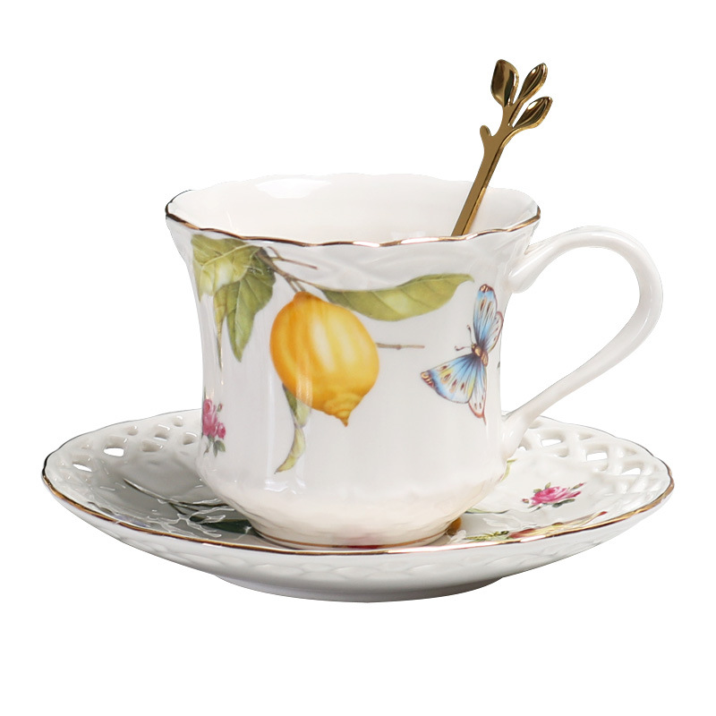 Taza y plato amarillos (200 ml)