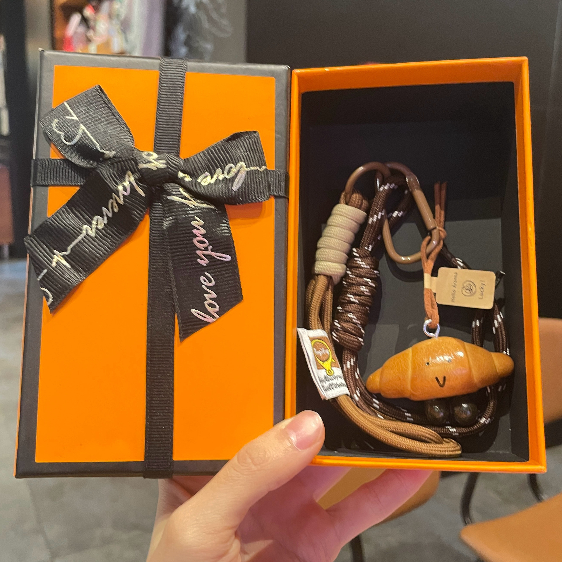 H2miu กล่องของขวัญพร้อมจี้ลมและกระเป๋าทรงเขา