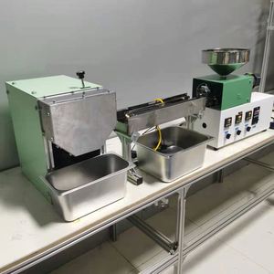 Experimental Diy Single Screw PE, PVC <strong>Small</strong> Mini Single Screw <strong>Plastic</strong> Single Screw <strong>SMALL</strong> MINI <strong>Plastic</strong> <strong>Extruder</strong>