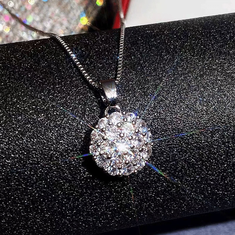 XL768 white gold