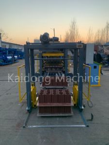 KAIDONG-máquina de pavimento de bloques de hormigón hueco hidráulico, máquina de pavimentación de bloques de enclavamiento totalmente automática, QT4-15C - Product Image 3