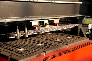 Router rotary 4 eje de madera cnc máquina de torno con cambio rápido de herramienta - Product Image 3