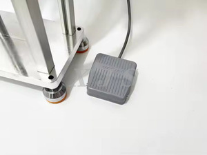 小型および実験用PE用のデスクトップ垂直プラスチックインジェクターミニ小型デスクトッププラスチック射出成形機 - Product Image 5