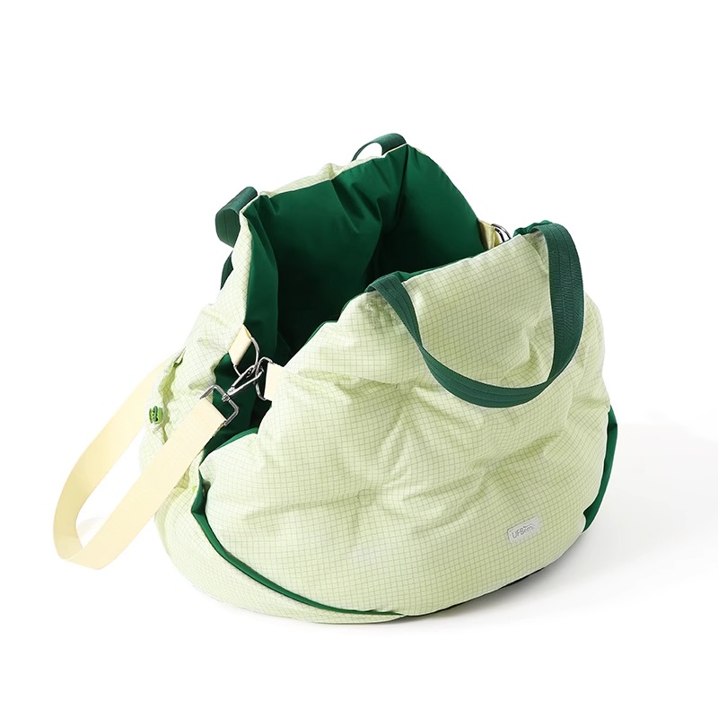 สีเขียวอ่อน