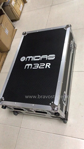 为<span class=keywords><strong>Midas</strong></span> <span class=keywords><strong>M32R</strong></span>定制带狗窝的混音器飞行箱 - Product Image 3