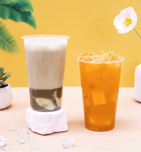 低MOQカスタム印刷ロゴカップジューススクラブクリアPPコールドドリンク蓋とストロー付きの使い捨てプラスチックカップを出荷する準備ができています