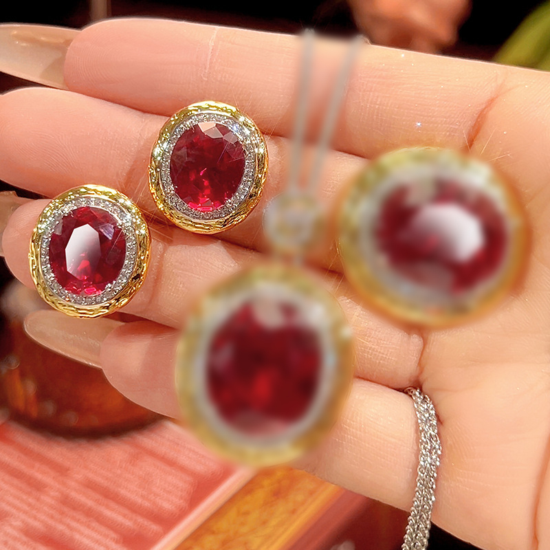 Boucles d'oreilles en corindon rouge