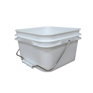 CH PackX (マルチカラー) で作られたプラスチックハンドルと蓋付きの5リットルスクエアフードグレード<span class=keywords><strong>HDPE</strong></span>素材バケットペール