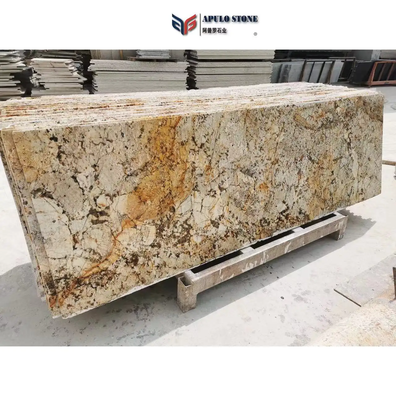 Vendita calda di alta qualità pavimento in pietra naturale completamente lucidato oro giallo grande lastra Sunny Gold Golden Granite Tile