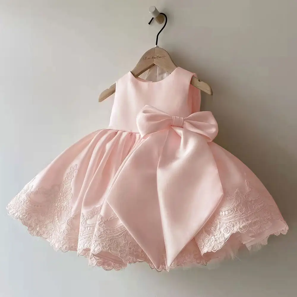 Abiti da sposa per ragazze di fiore con fiocco grande in pizzo di raso rosa all'ingrosso abiti coordinati per la famiglia abiti da comunione per bambini set di abbigliamento per bambini