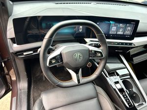 Best Price Used MG ONE 1.5T Gasoline SUV Second Hand Electric-Petrol Car Made China <strong>Turbo</strong> Engine <strong>4L</strong> Capacity Light High Speed - Product Image 5