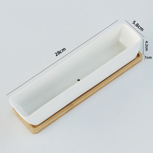 Jardinière longue et étroite, à l'exclusion des plantes et du plateau de base