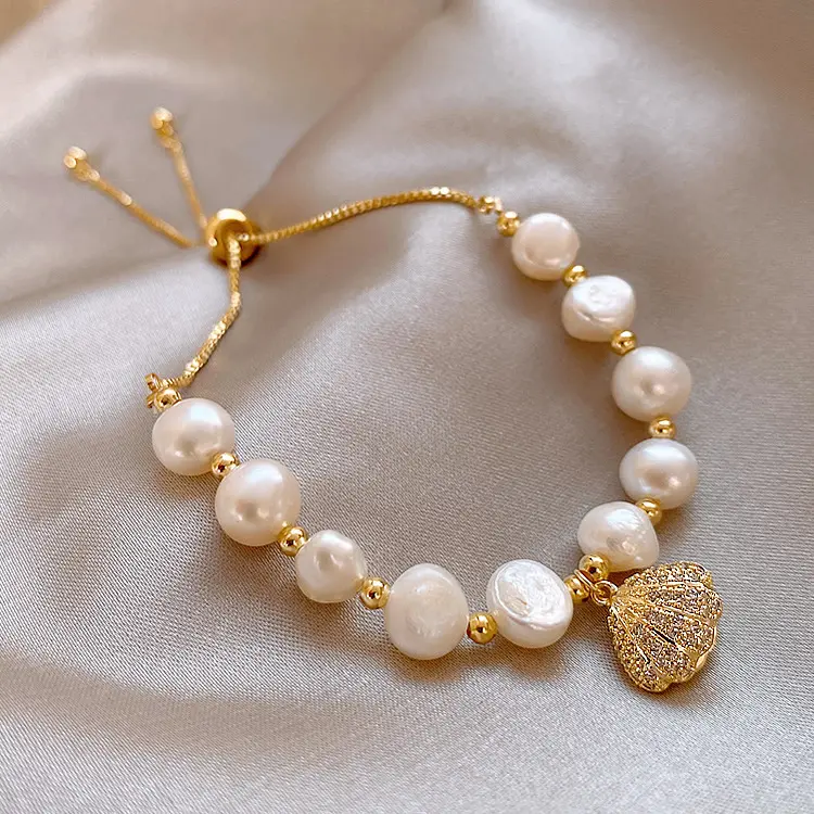 HOVANCI-pulsera trenzada de perlas blancas con incrustaciones, joyería de moda para mujer, brazalete de concha con diamantes de imitación