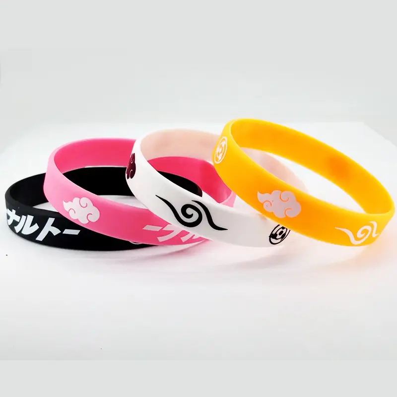 Vente en gros de bracelet de style dessin animé Anime respectueux de l'environnement personnalisé texte lettre logo bracelet en caoutchouc bracelet en silicone de mode