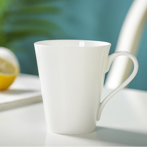 Taza pequeña en forma de V
