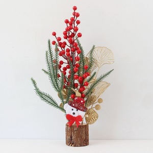 デスクトップの装飾のための家と休日のためのクリスマスツリーの小さな鉢植えのテーブルショーケースの装飾