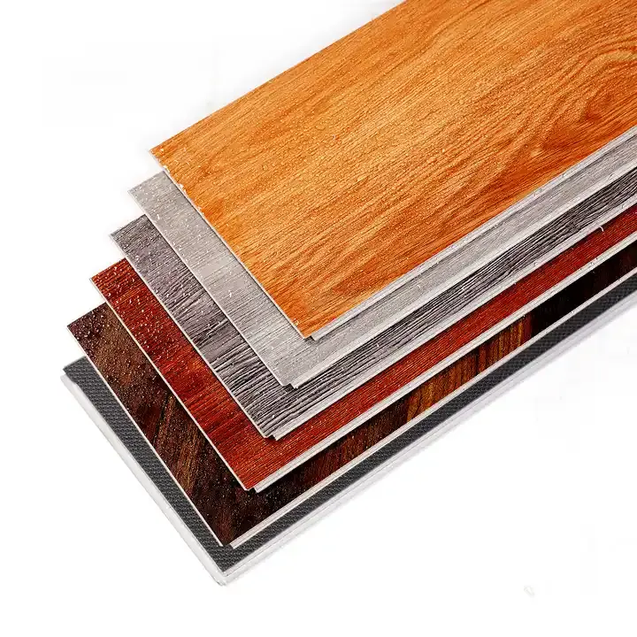 Carrelage à peler et à coller Planche de bois en vinyle Vieux bois Surface rigide Noyau dur Facile à faire soi-même Revêtement de sol auto-adhésif