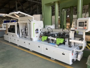 Cortadora lineal para carpintería, máquina de anillado de borde de cinta de PVC totalmente automática, 8 funciones - Product Image 2