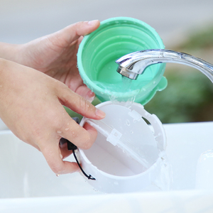 कीआन सिलिकॉन कैट डॉग बाउल डिश लकड़ी के स्टैंड के साथ, कोई स्पिल नहीं पालतू भोजन 3 इन 1 पानी की बोतल फीडर बिल्लियाँ छोटे कुत्ते पालतू कटोरा - Product Image 6