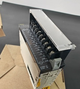 Unidad de controlador programable, módulo PLC y PAC, equipo eléctrico dedicado, módulo de la unidad de control programable, de la caja, de la caja, de la Caja - Product Image 1