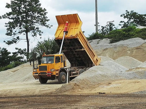 Карьерный самосвал XDE320 320ton номинальная нагрузка с оригинальным импортным дизельным двигателем с электронным управлением - Product Image 6