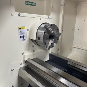 Máquinas de tipo horizontal de torno CNC CK6150 de alta precisión para procesamiento de metales - Product Image 4